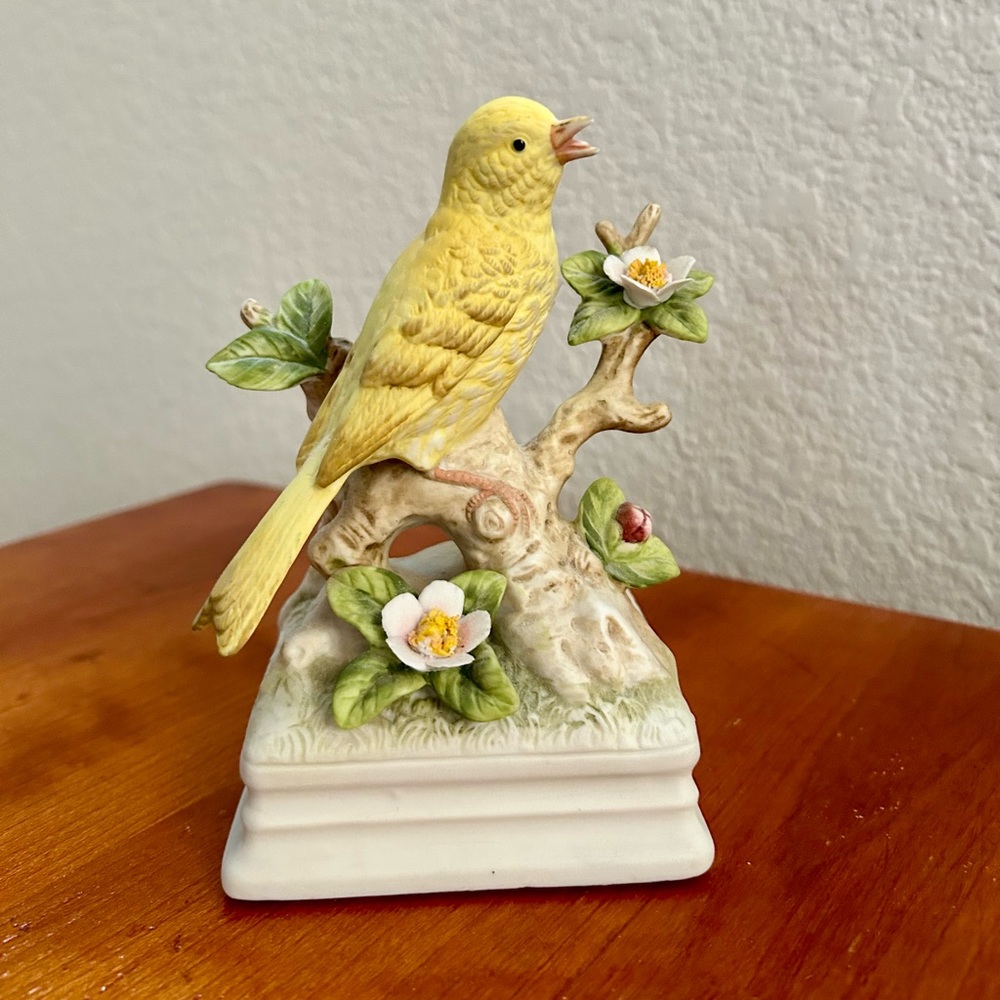 Vintage  Gorham Working  Music  Box  Yellow Bird  Plays  Lara’s  Theme